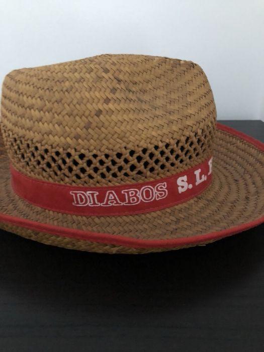 chapéu de palha dos Diabos vermelhos ( Benfica)