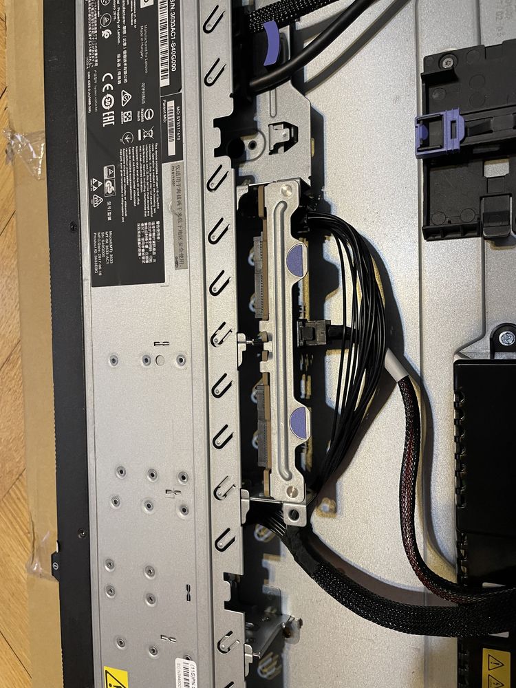 Serwer Lenovo System X 3250 M6 E3-1220 V5 8GB DDR4 BRAK DYSKÓW