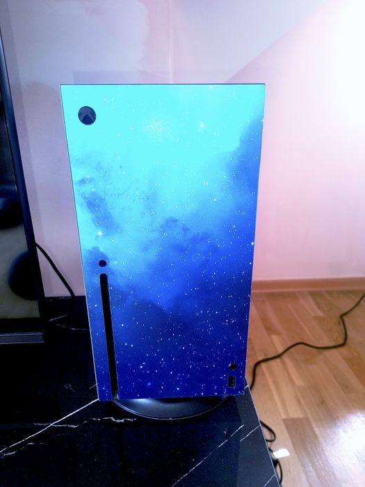 Używana, 100% sprawna konsola Xbox Series X wraz z padem