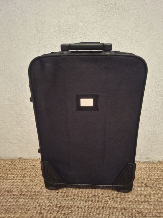 Mala viagem - Troley Gyl preta
48 x 35 x 17