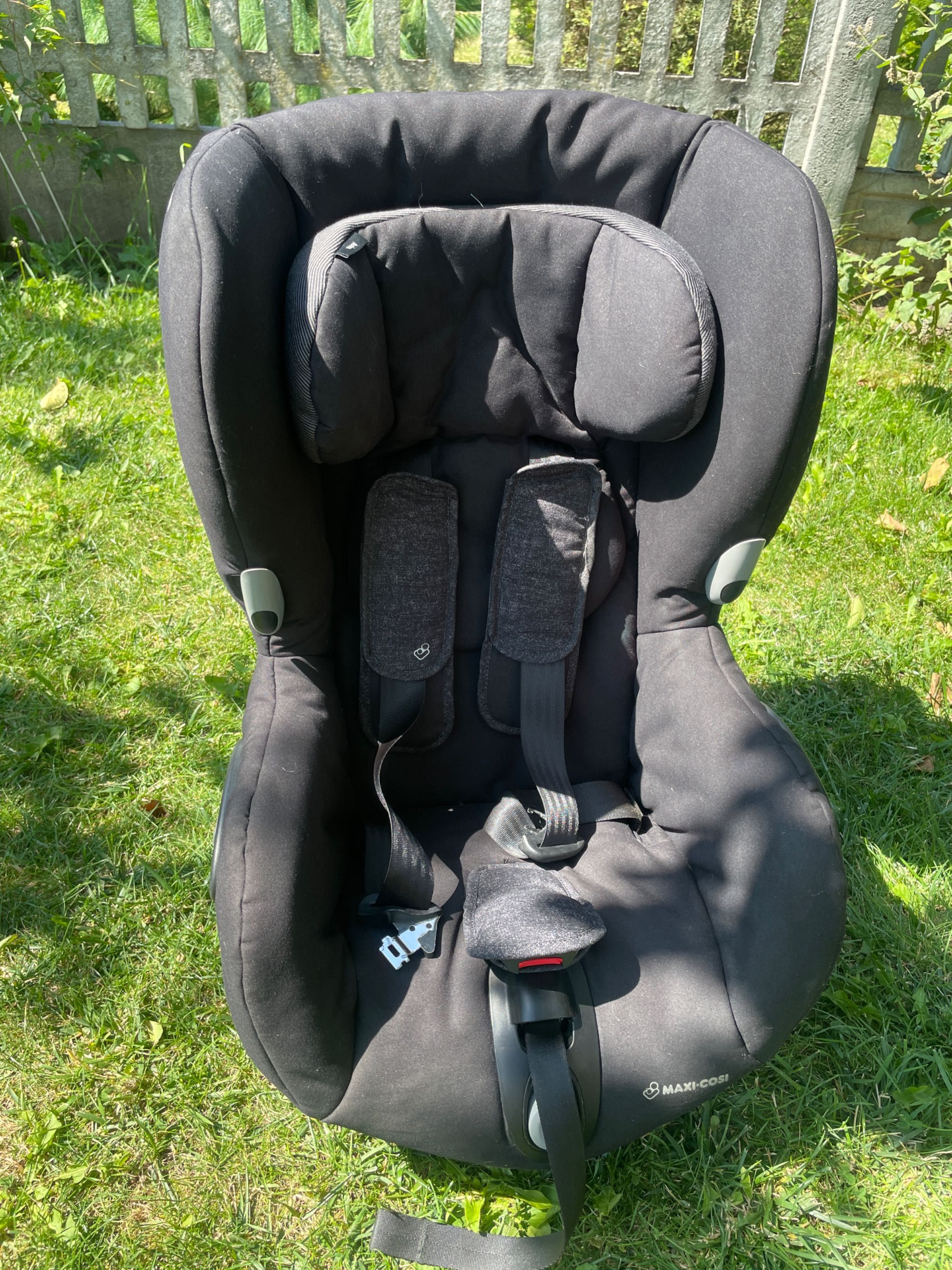 Maxi Cosi axiss nomadblack 9-18 kg