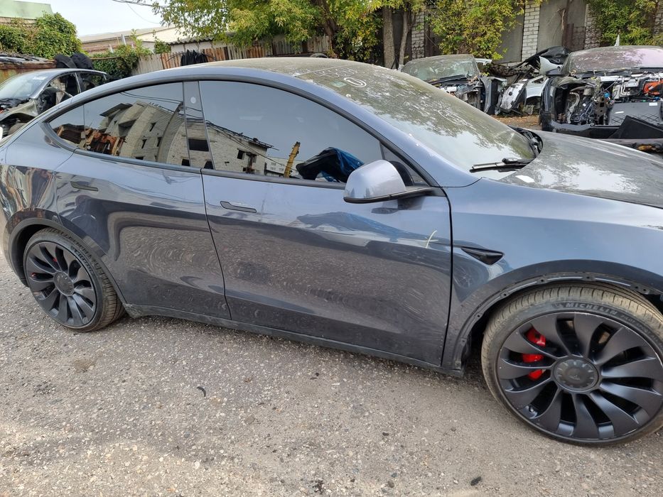 Запчастини до Tesla Model Y Разборка