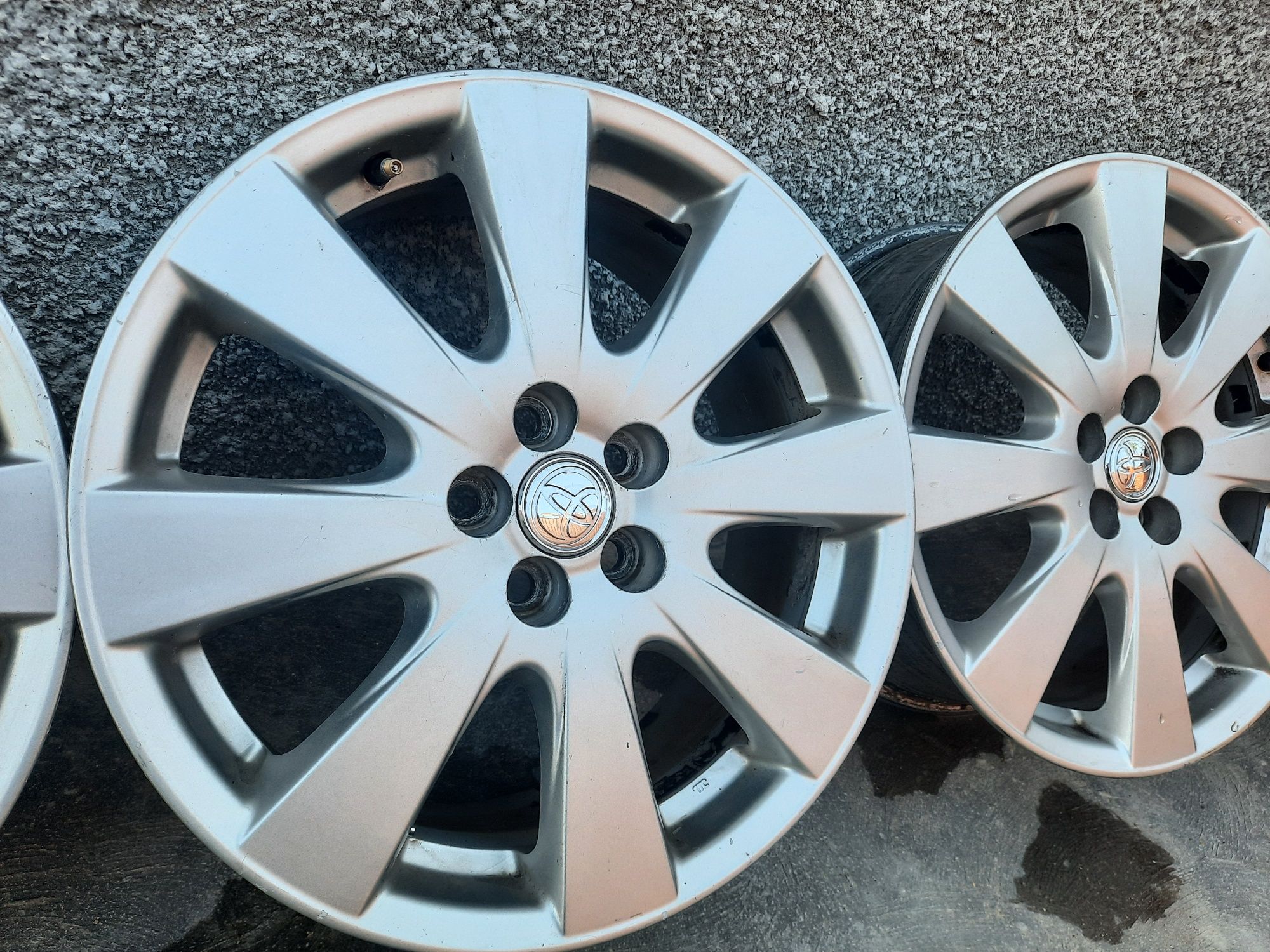 Диски toyota avensis  corolla  versa  R 17 5×100