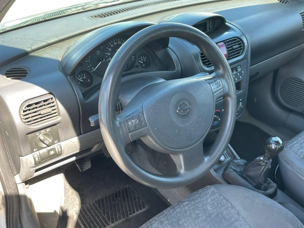 Opel corsa 1.0 bom estado