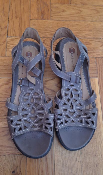 Продам босоніжки Clarks