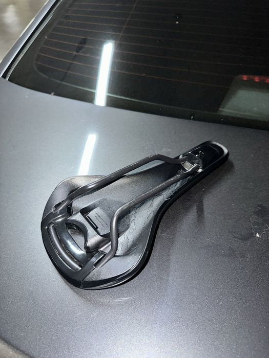 Седло на велосипед Fizik Taiga новое