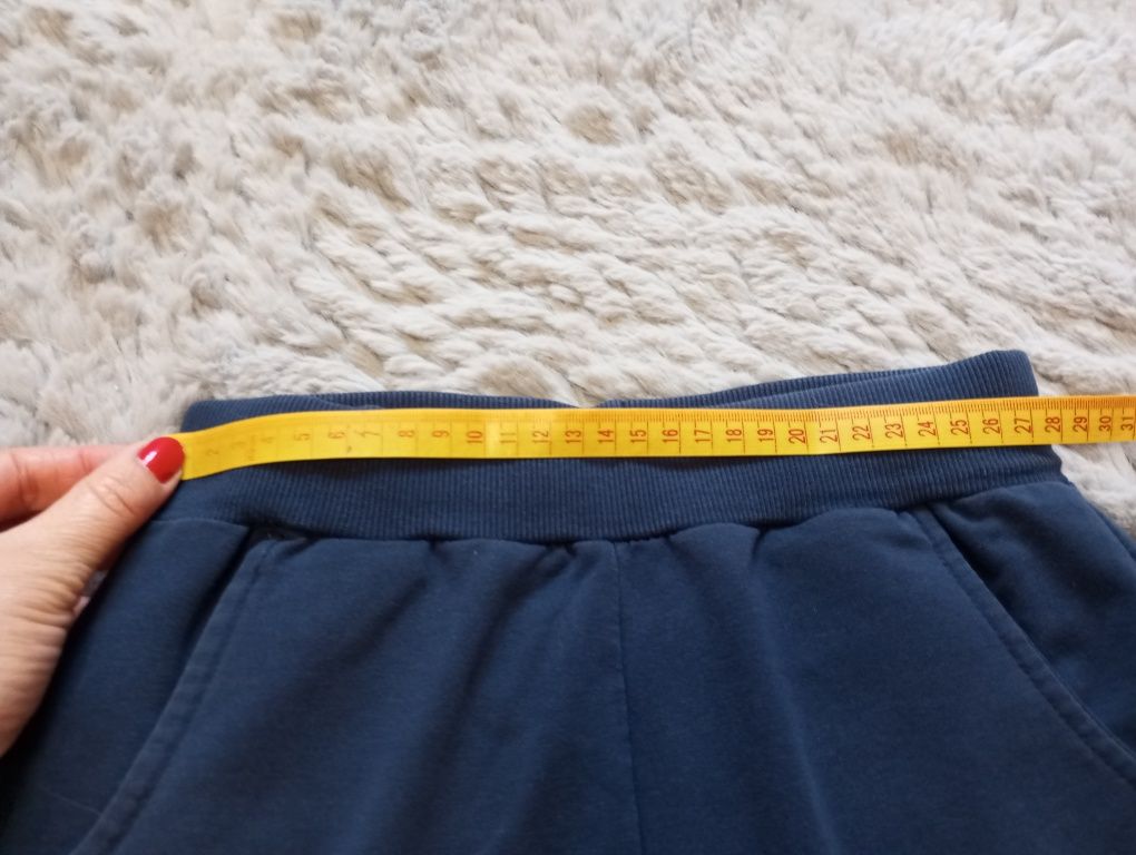 Spodenki chłopięce rozmiar 128 cm