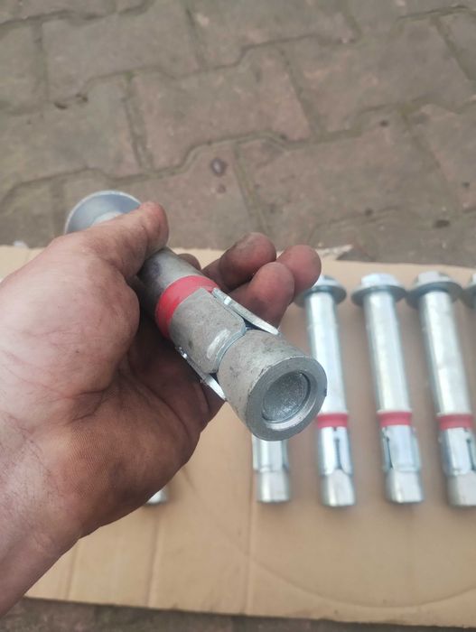 Kotwy kołki rozporowe 28 mm hdlm Hilti 12 sztuk