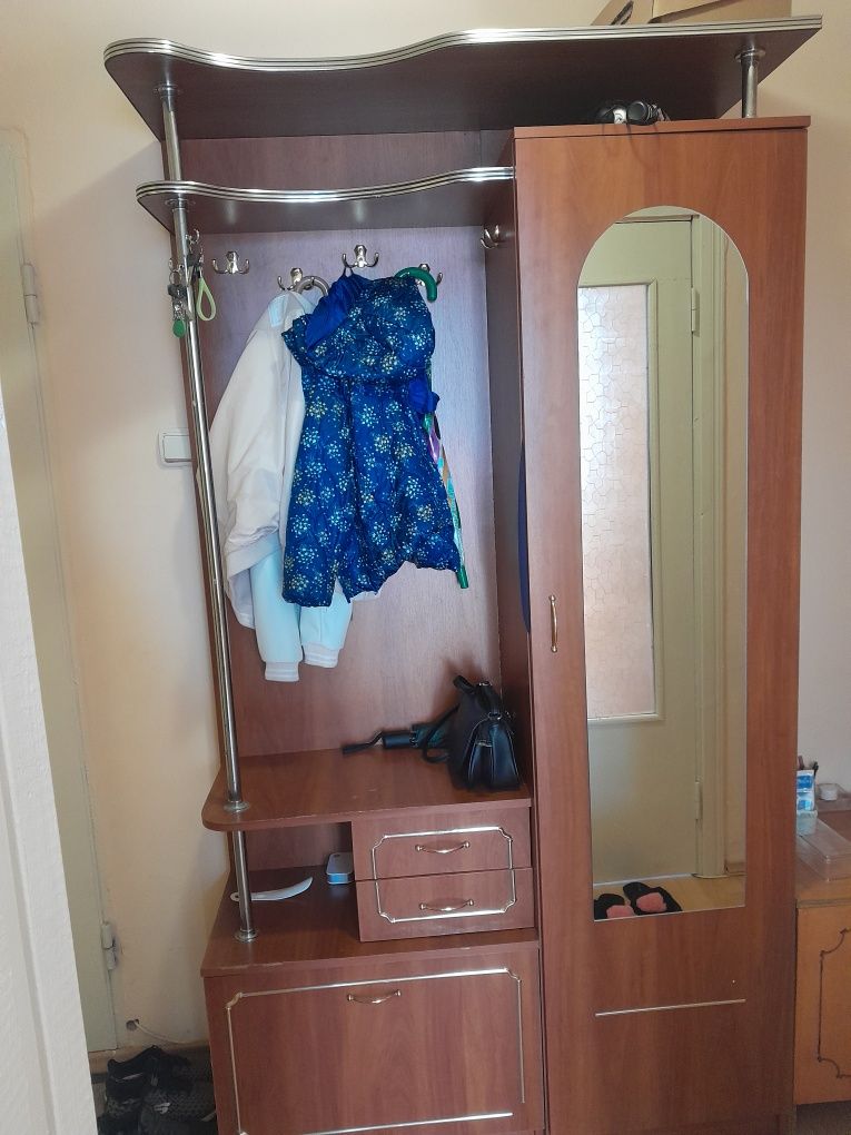 Шафа,прихожа,передпокій