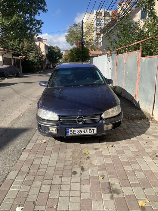 Opel Omega B на ходу