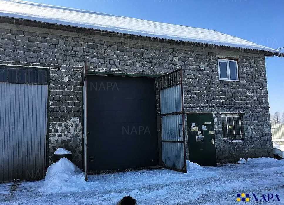 Підйомні секційні ворота для СТО, промислових і комерційних об'єктів