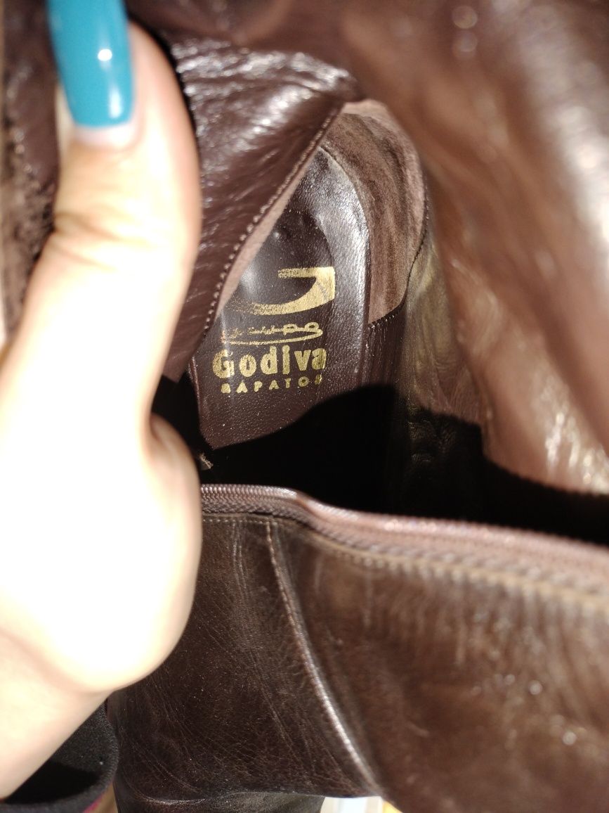Botas pretas altas