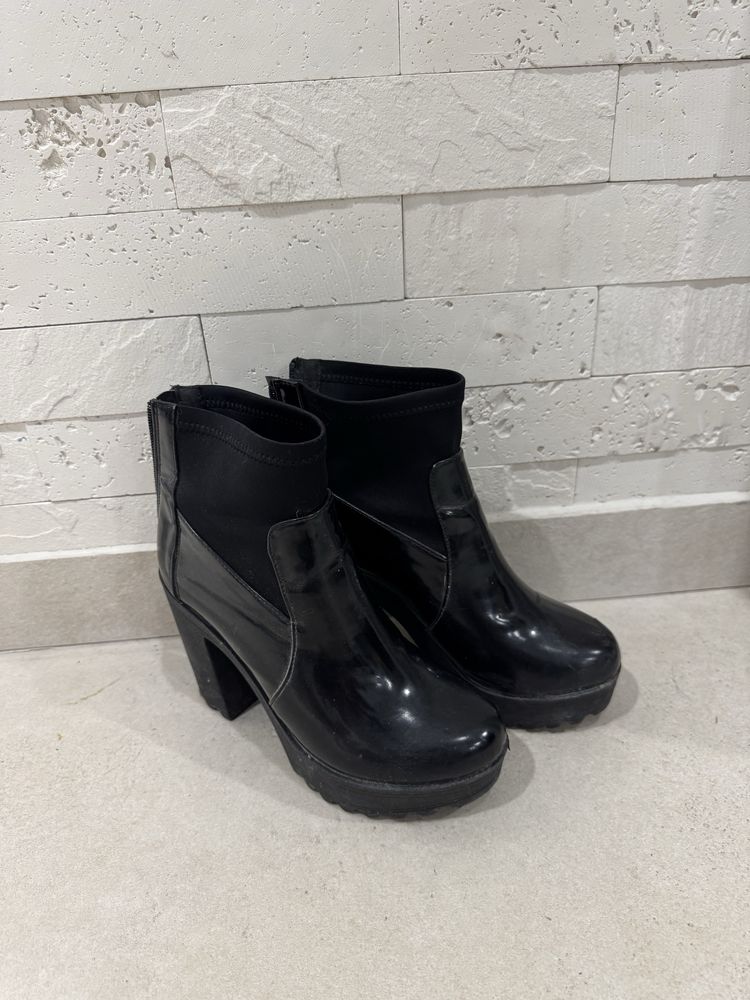 Buty koturny na koturnie platformie czarne mega wygodne 37,5 24,3 cm