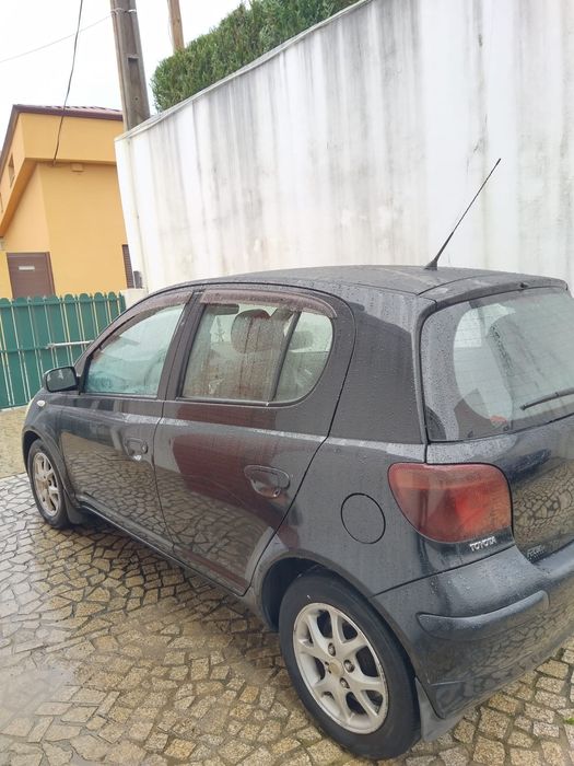 Toyota Toyota D-4D (2003)        
Carro estimado e muito económico,