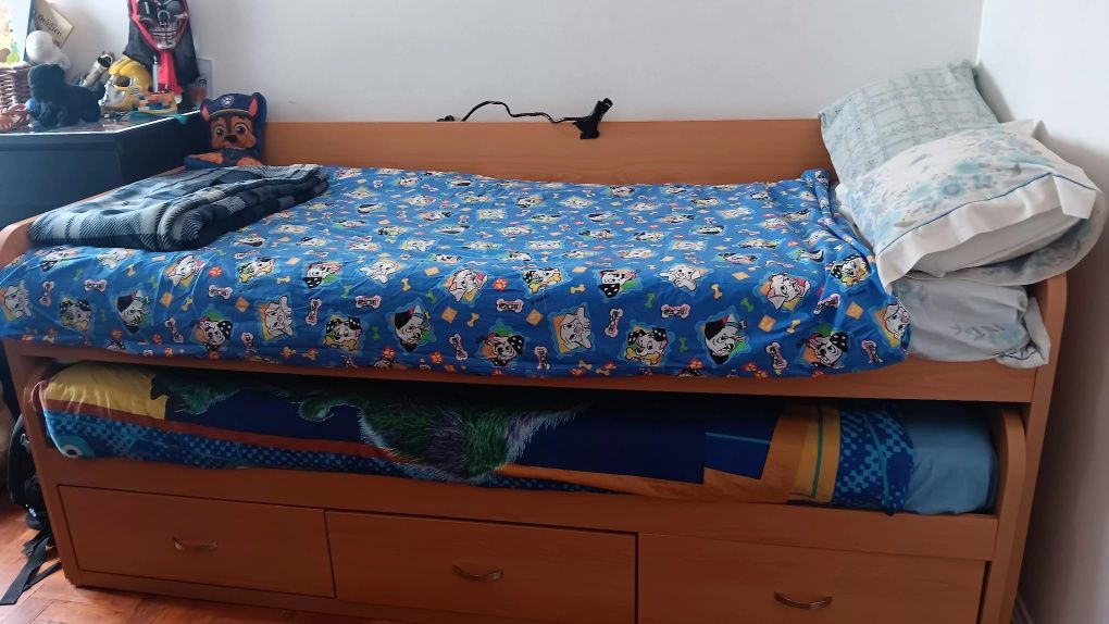 Cama com gavetão