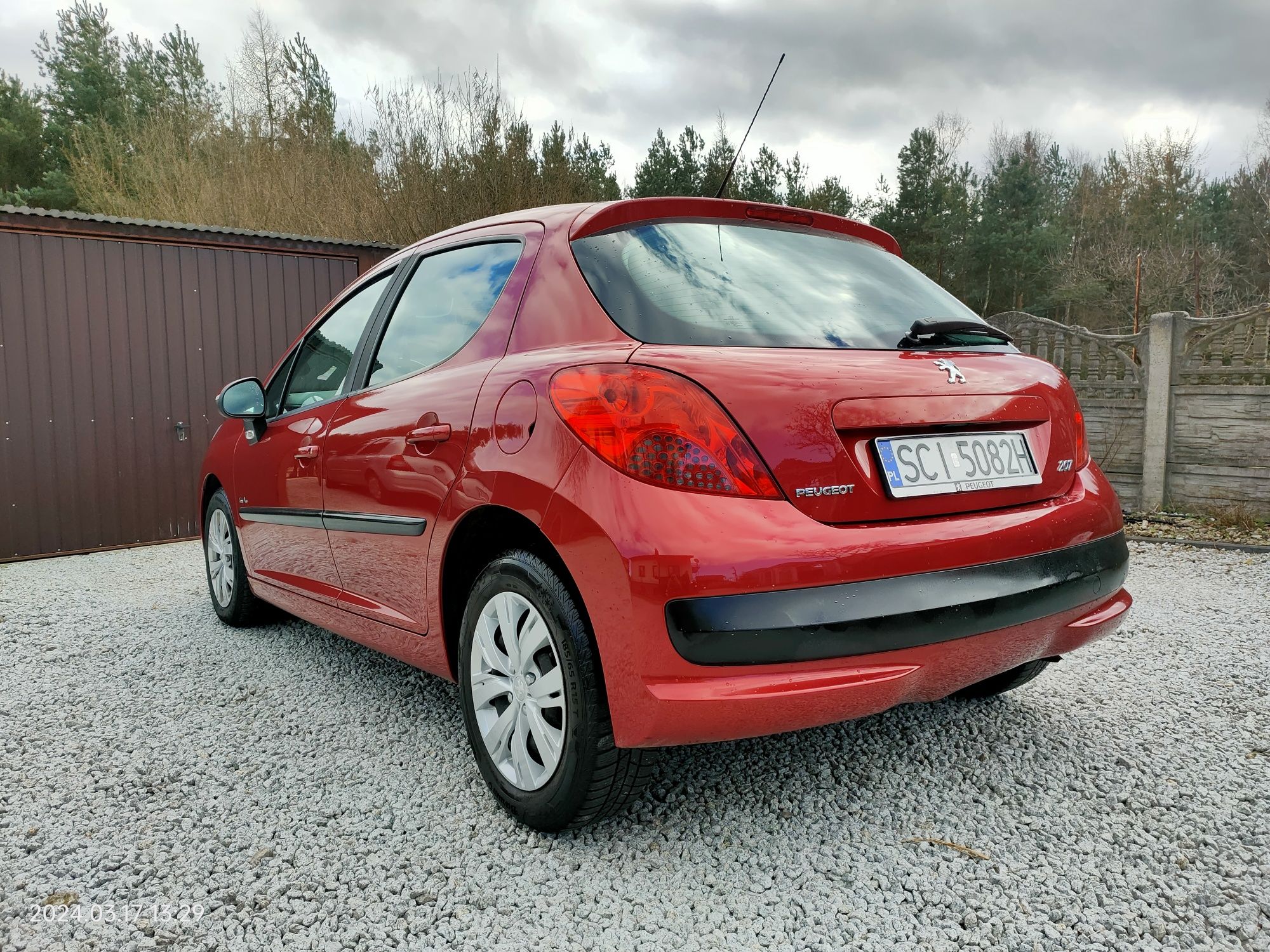 Peugeot 207, r. 2008, benzyna