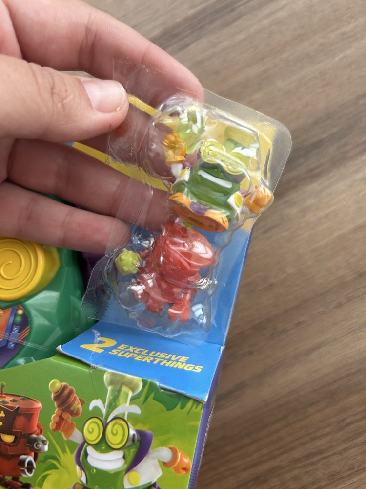 SuperThings Base Secreta Professor K + Exclusivos