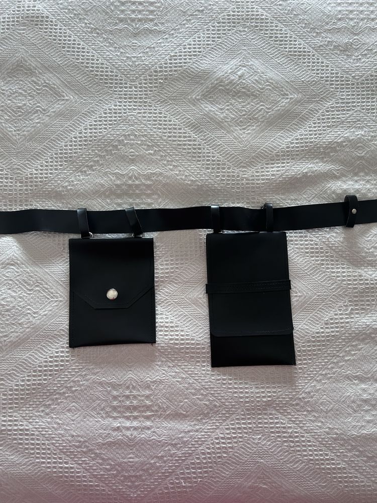 Cinto com “bolsas”