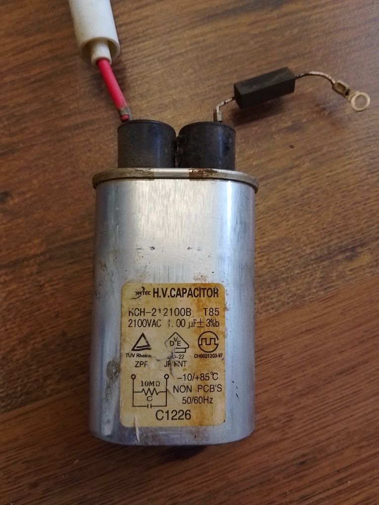 Kondensator do mikrofalówki, T85, zestaw z bezpiecznikiem