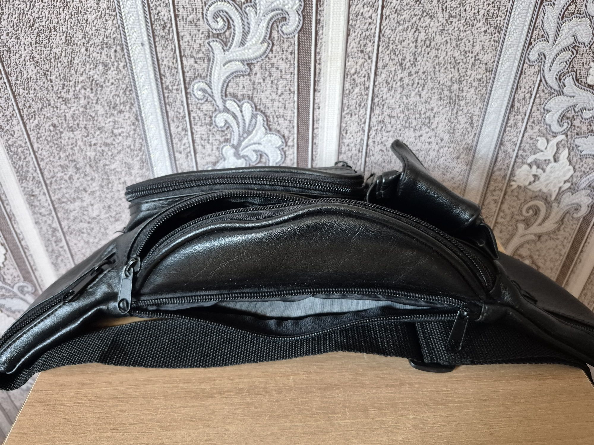 Продам чоловічу бананку
