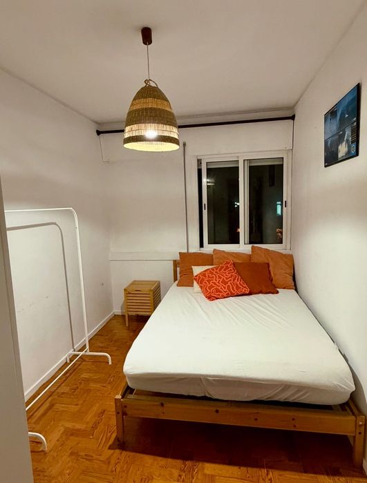 Room to Rent / Quarto para alugar Parede/Carcavelos