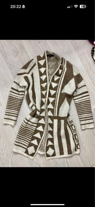 Kardigan wzorzysty amisu bialo bezowy sweter cieply
