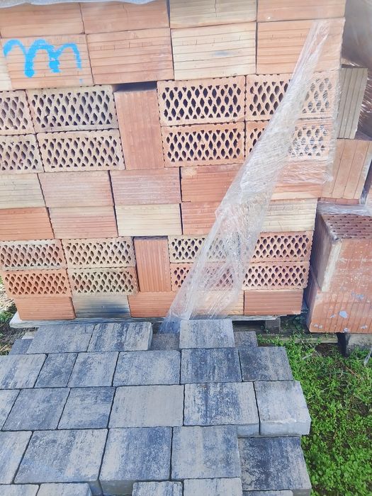 Sprzedam cegłę kratówke