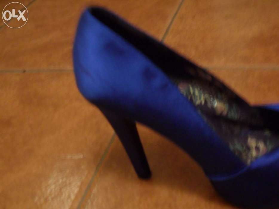 Sapato Senhora Azul e beije