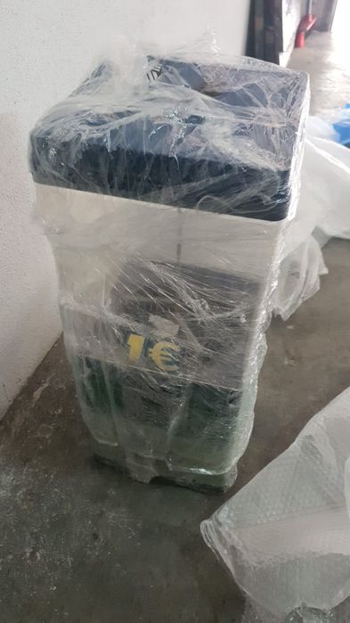 Maquina de venda automática 1€