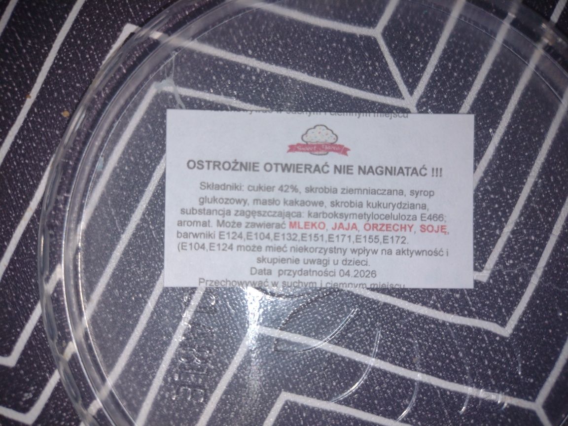 Ozdoby na tort piesek i literki Nikoś
