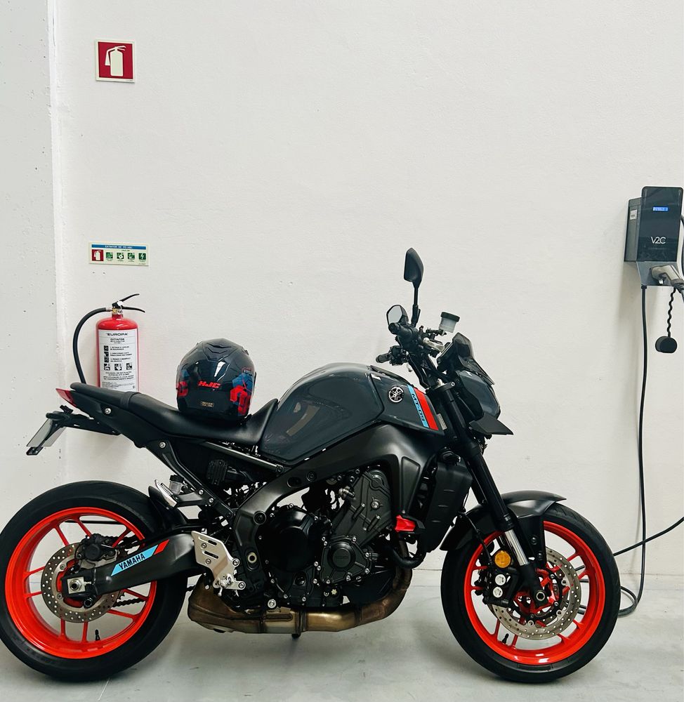 Yamaha Mt09 como nova