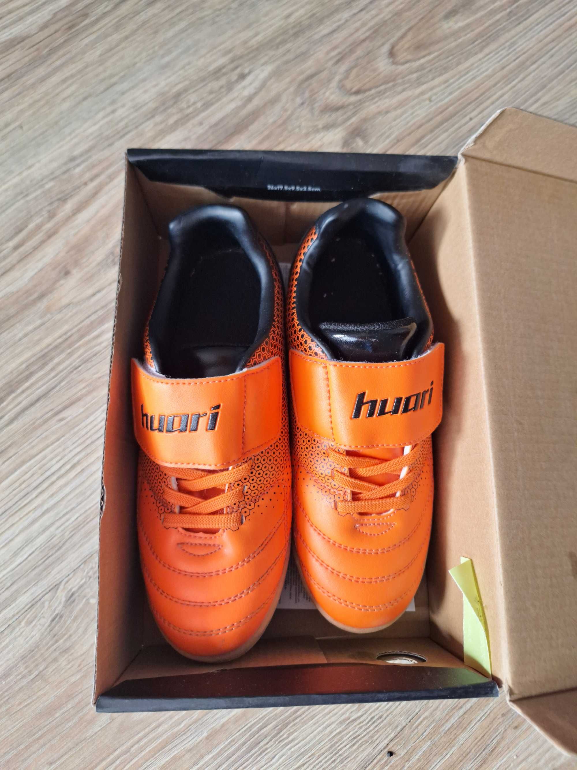 Buty piłkarskie halówki  HUARI TACUARI JR IC 34