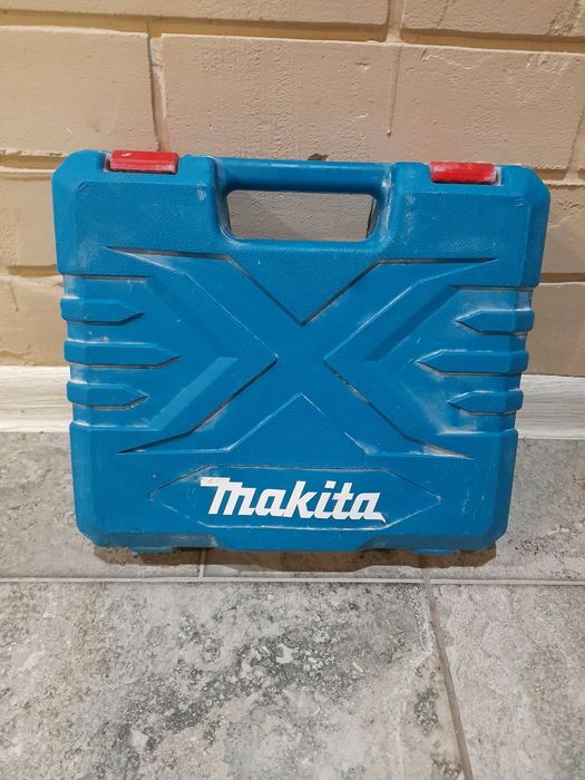 Продам инсирумент шуруповерт.