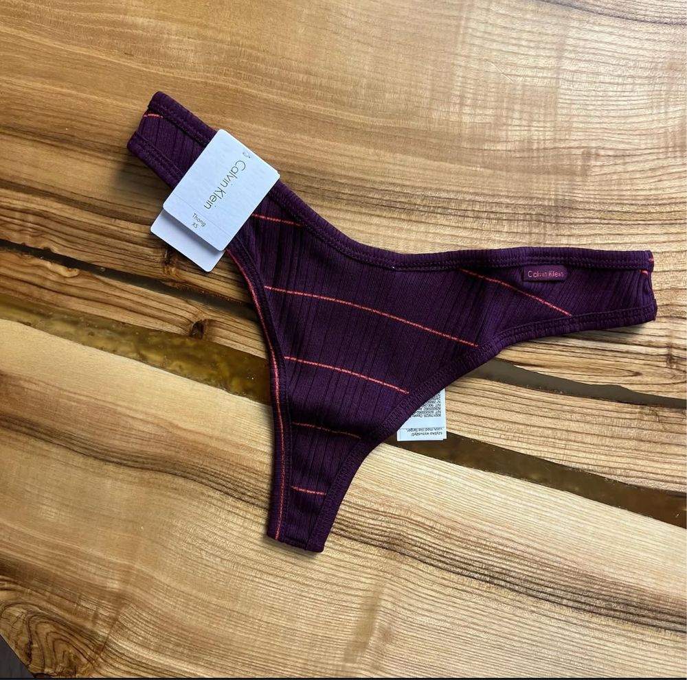 Трусики від Calvin Klein