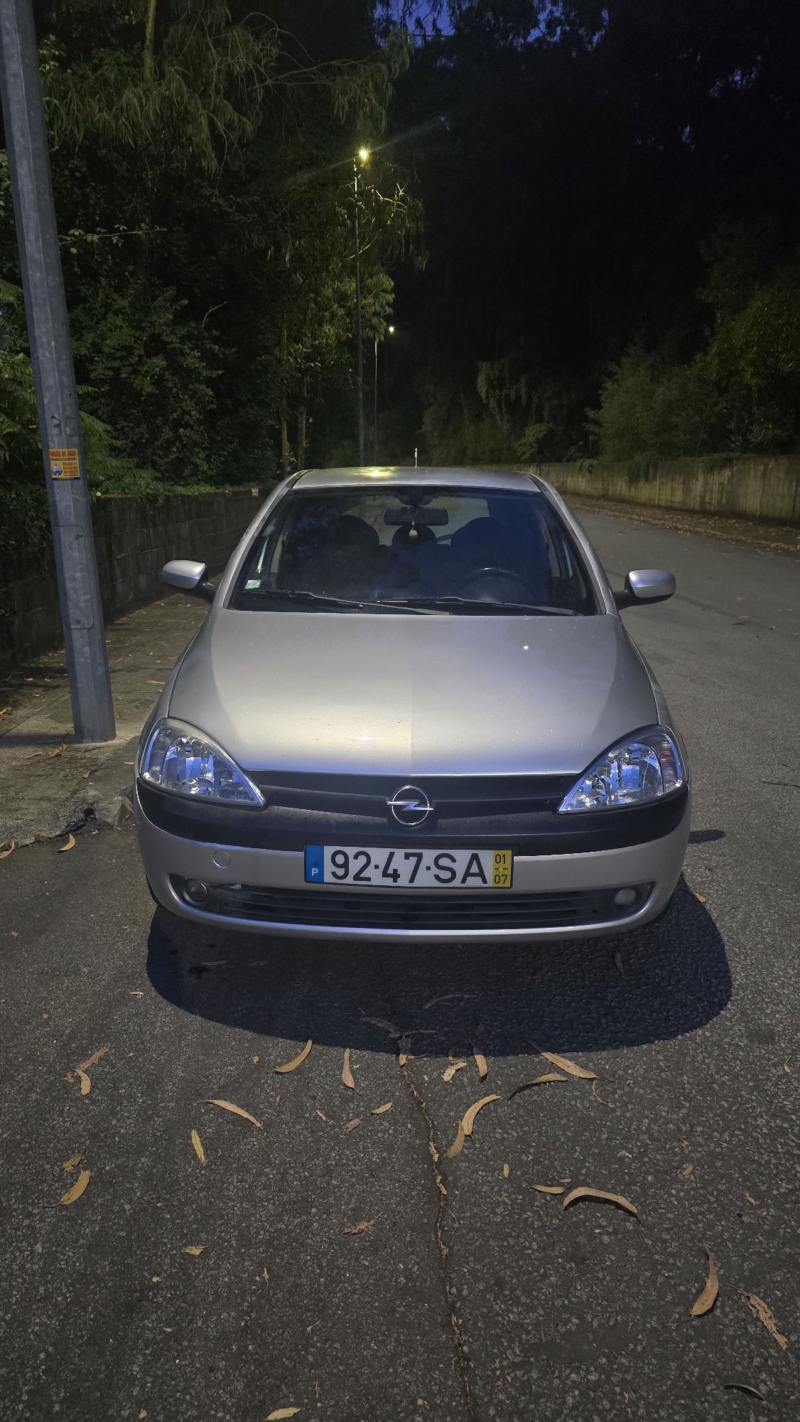 Opel Corsa 1.2 (2001) – Ideal para o Dia a Dia!