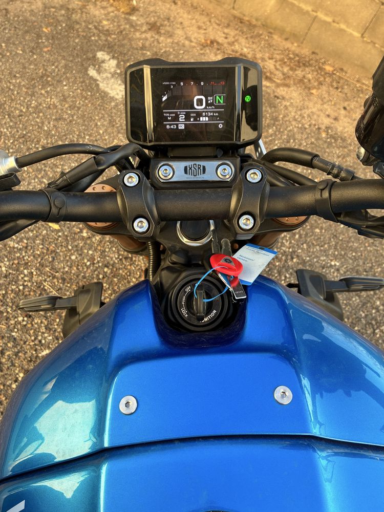 Vendo motociclo - Yamaha XSR900