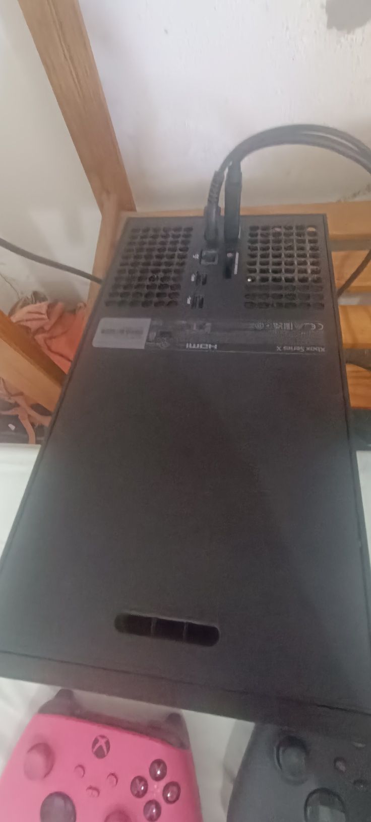 Xbox series X 1Tb 3 meses de uso . Nova com 2 comandos