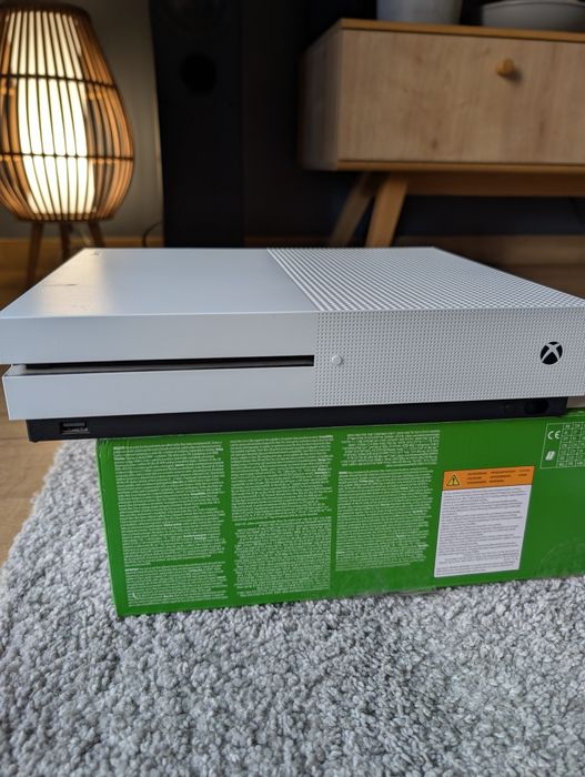 Konsola Xbox S 512 z napędem + 2 pady + Minecraft Wiedźmin ideał
