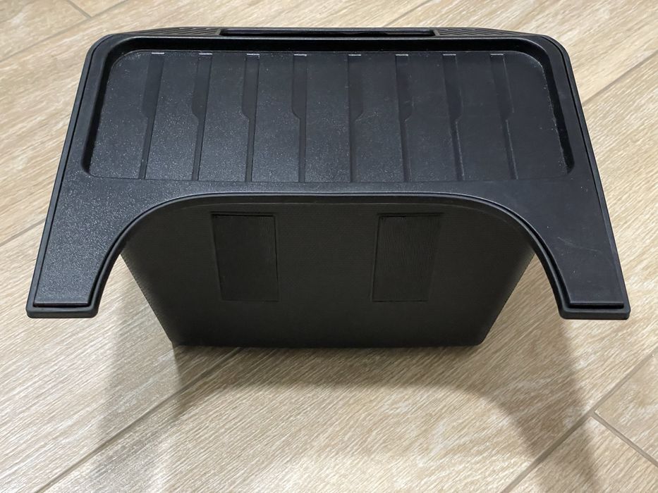 Органайзер Tesla Y (20-24) для другого ряду сидінь