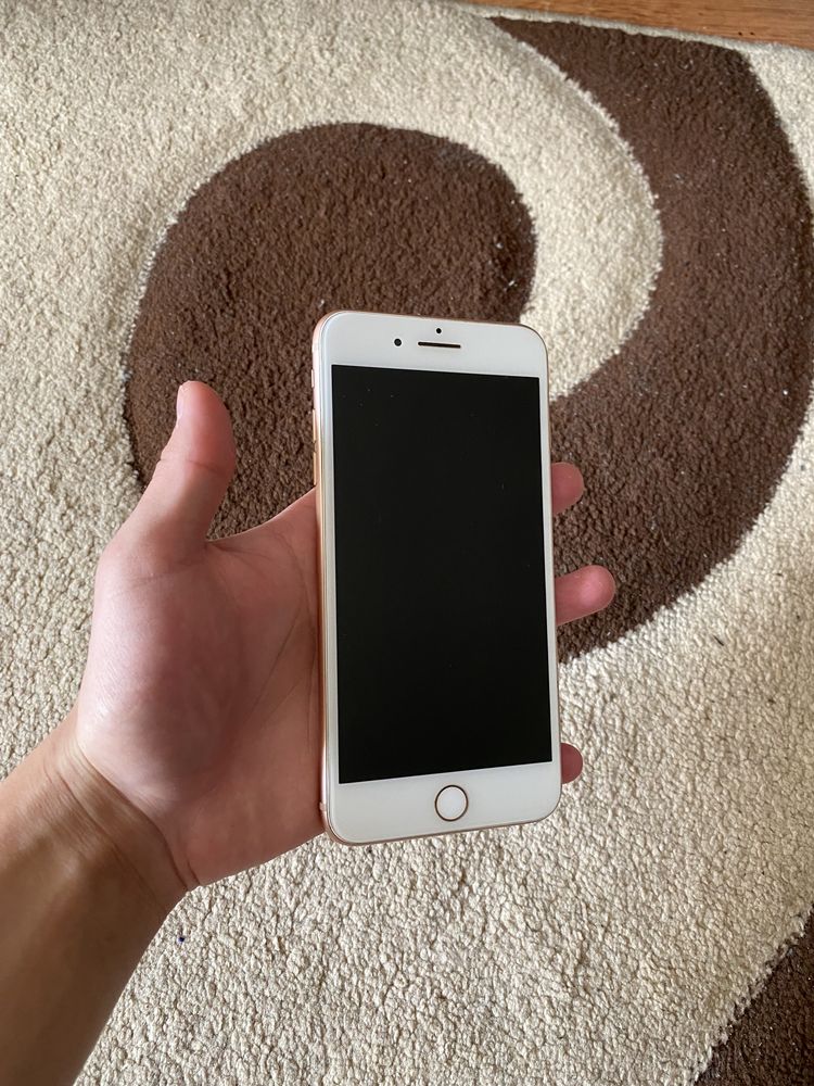 Продам iPhone 8 Plus 64GB Gold