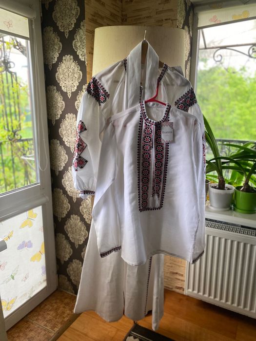 Вишита сукня і сорочка (пара) нове!