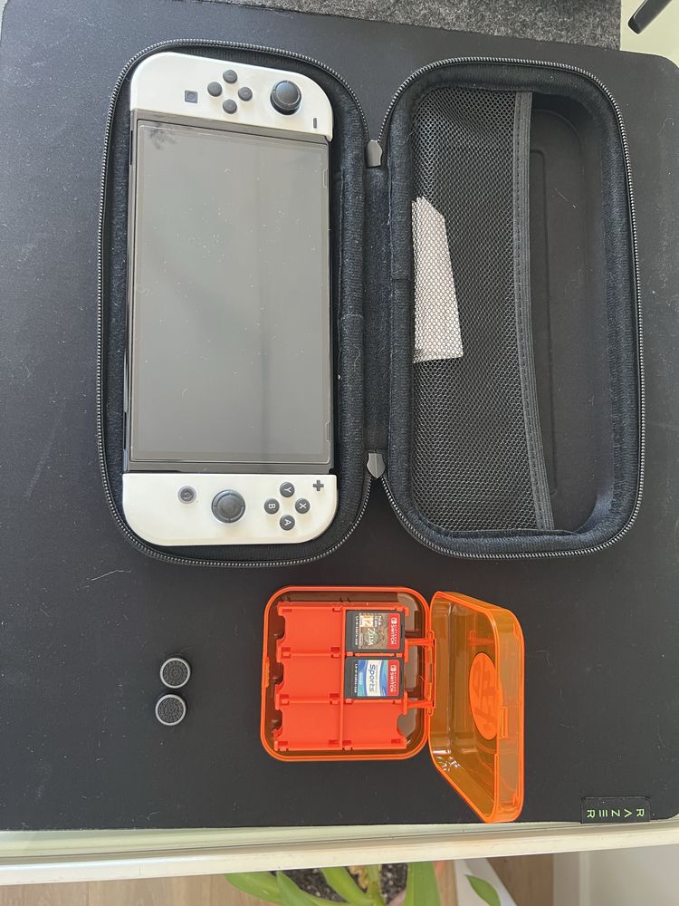 Switch OLED + Extras