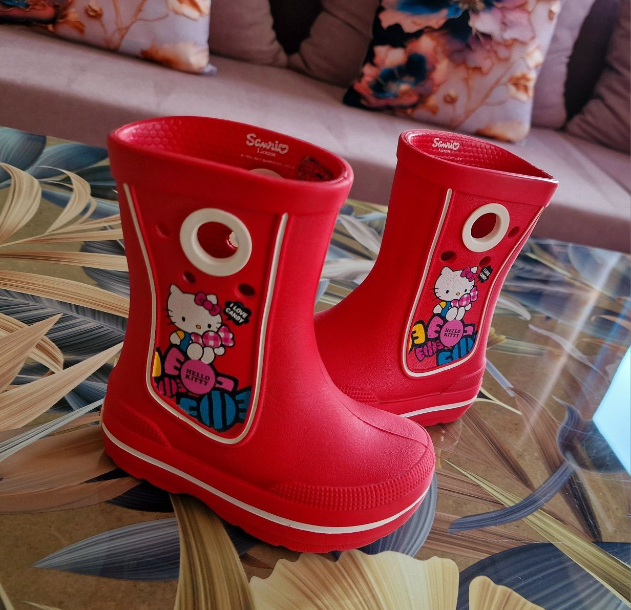 Kalosze, gumiaki , buty na deszcz Crocs C6/C7 Hello Kitty r.21/22