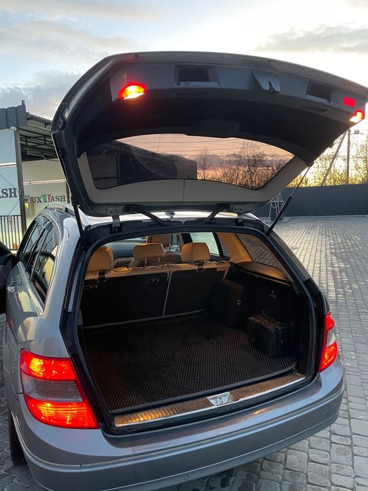 Mercedes-Benz c200 s204 2008р