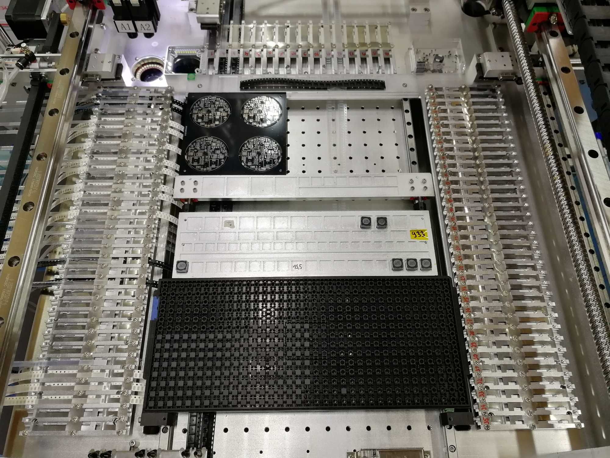 Maszyna pick and place SMT do produkcji elektroniki