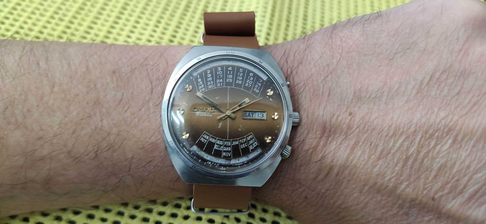 Relógio antigo ORIENT calendário perpétuo 42mm