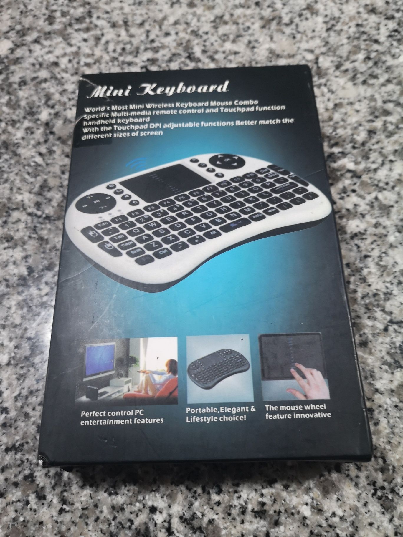 Box android com acessórios.