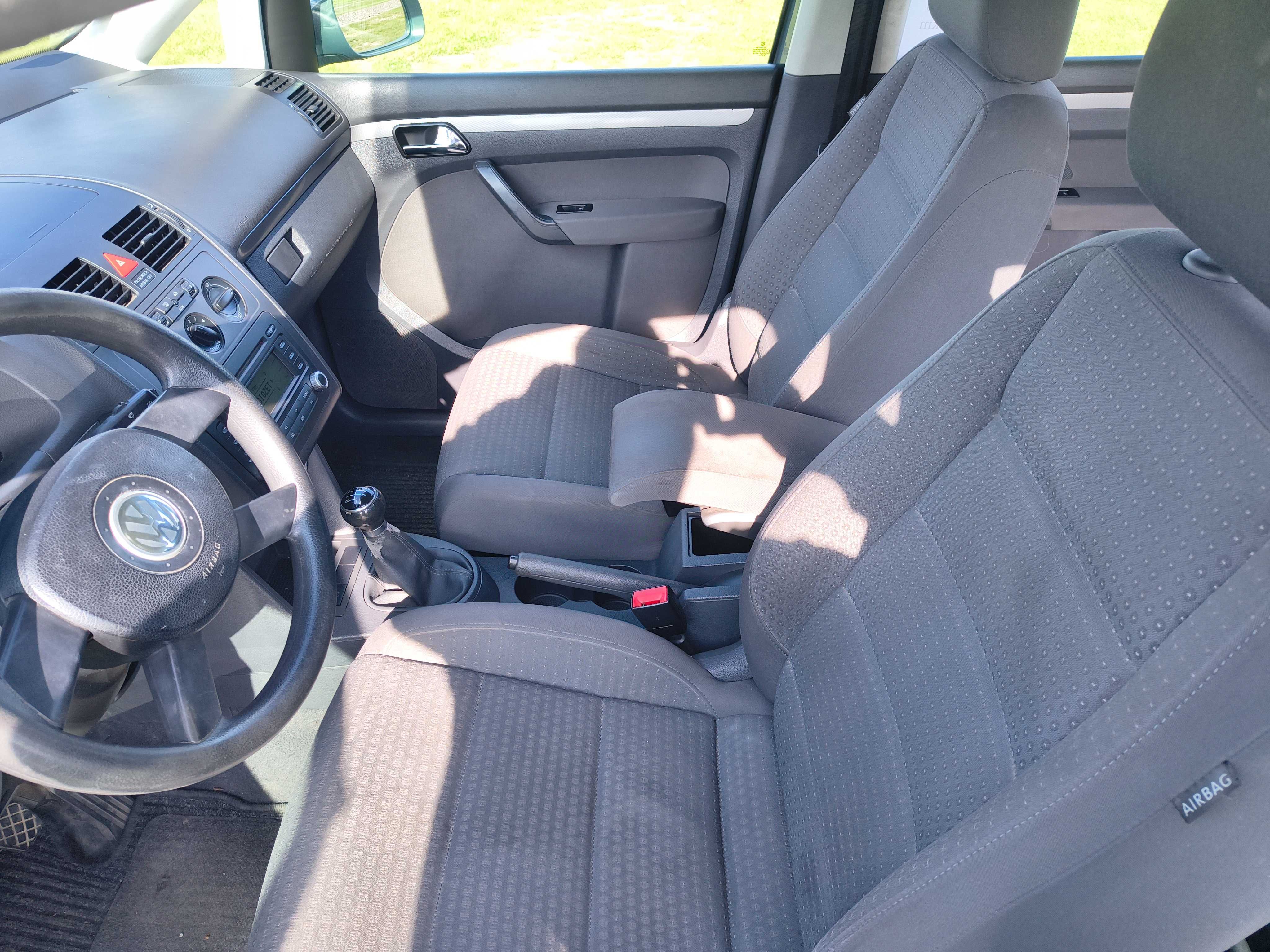 Volkswagen Touran 1,6 FSI 6