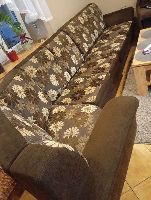 Duży narożnik modułowy z funkcją spania i fotelem