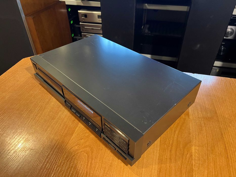 Odtwarzacz płyt CD Technics SL-P202A Audio Room